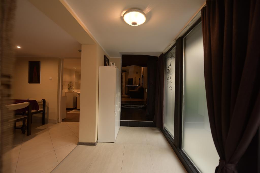 H & V Residence - Split Level Apartment Arad Exterior photo